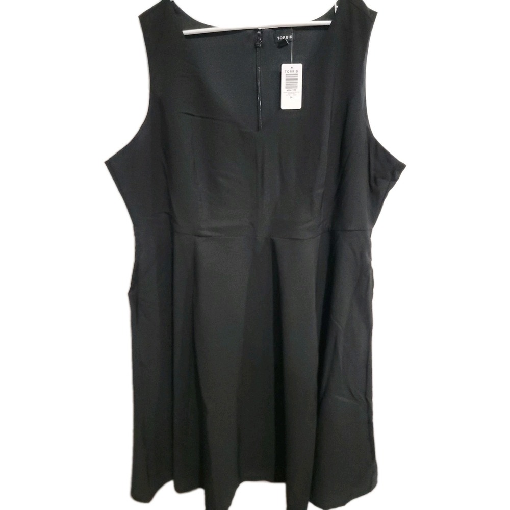 Torrid Black Skater Dress Size 24 4X Plus Size Sleeveless V-Neck Mini Knit NWT‎